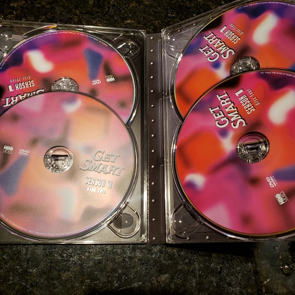 Get Smart dvd set. - Picture 7 of 10